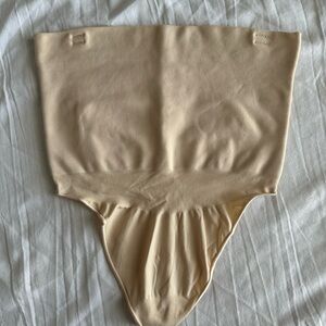 NWOT Skims Nude High Waisted Shape Wear Underwear Thong